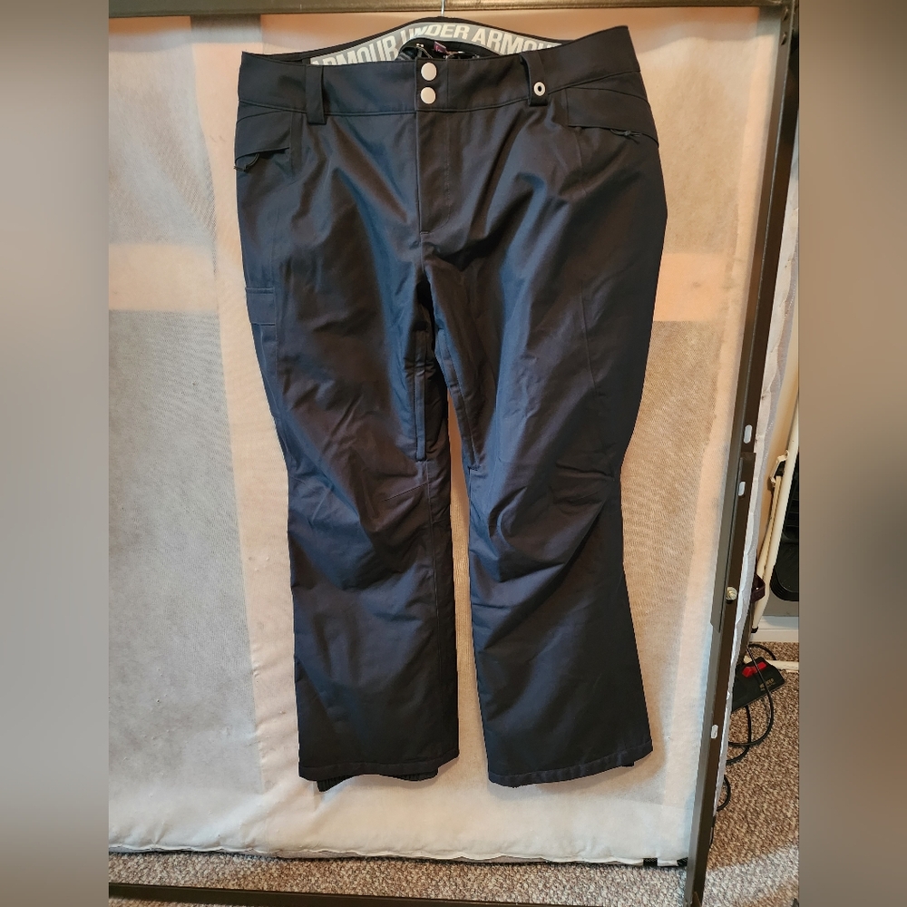 Under Armour Womens Large Snow Pants